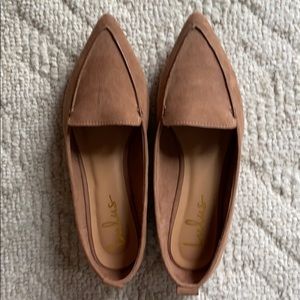NWOB Lulus tan suede loafers size 8
